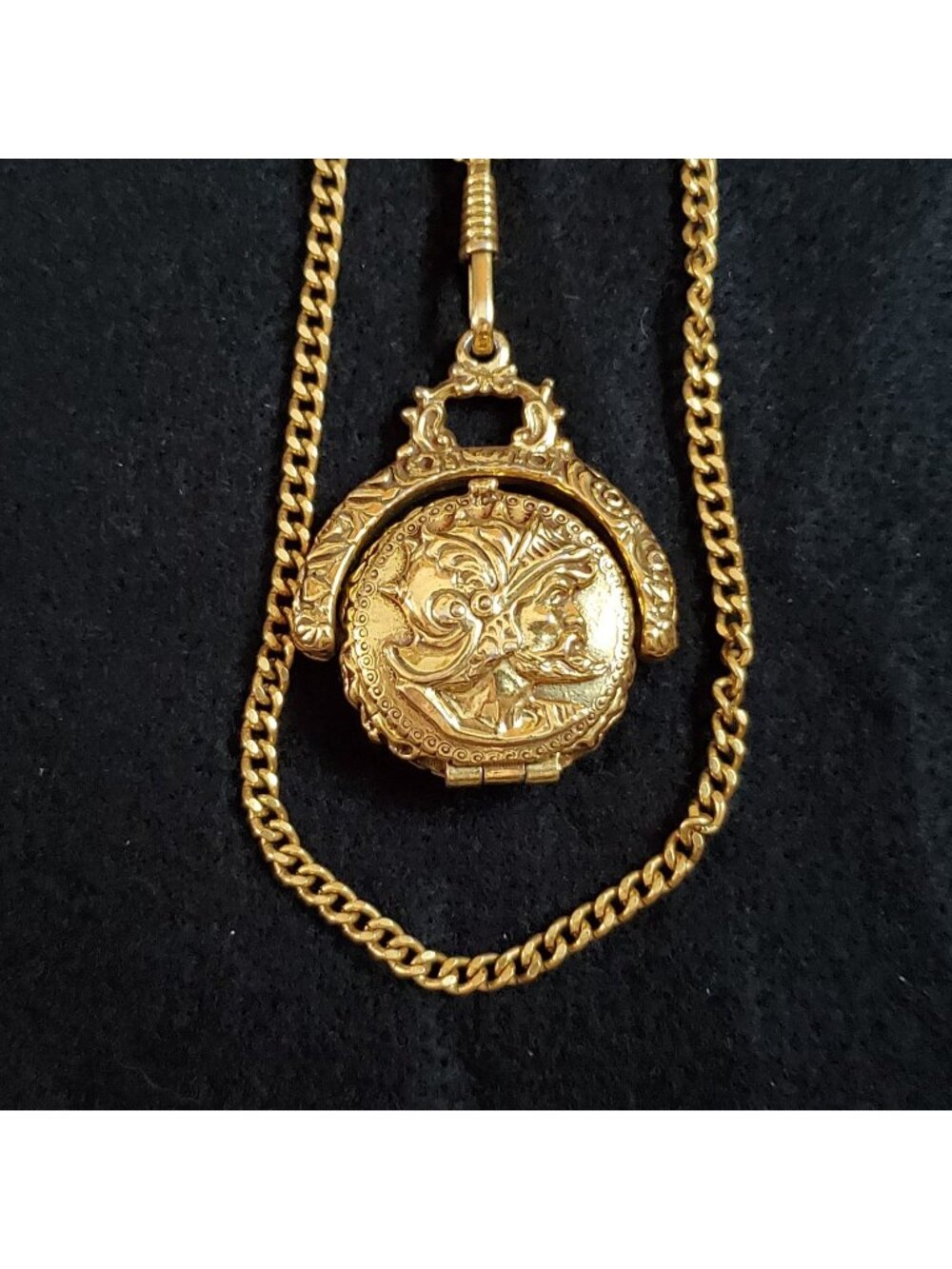 Vintage Goldette Necklace Spinner Locket Fob Warrior Medieval Gold Tone 25"